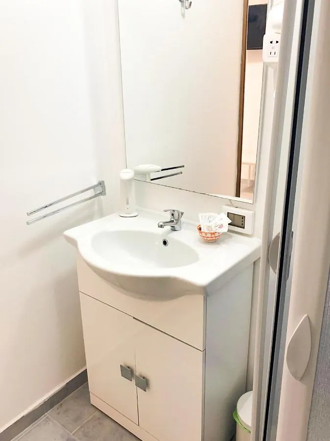 Rocksea Apartments 체팔루 0*,  이탈리아